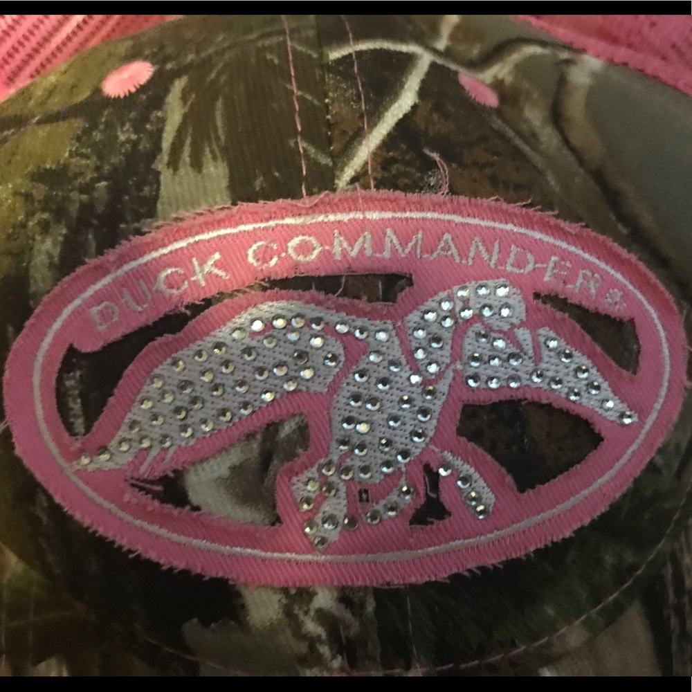 (DONATED) Duck Commander cap w/ rhinestone. NWOT